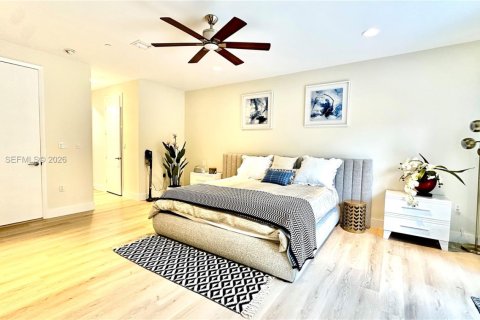 Adosado en alquiler en Fort Lauderdale, Florida, 3 dormitorios, 177.81 m2 № 2077337 - foto 9