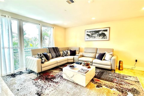 Adosado en alquiler en Fort Lauderdale, Florida, 3 dormitorios, 177.81 m2 № 2077337 - foto 16