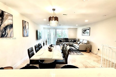 Adosado en alquiler en Fort Lauderdale, Florida, 3 dormitorios, 177.81 m2 № 2077337 - foto 19