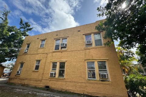 Commercial property in Lake Worth, Florida 276.48 sq.m. № 2031675 - photo 3