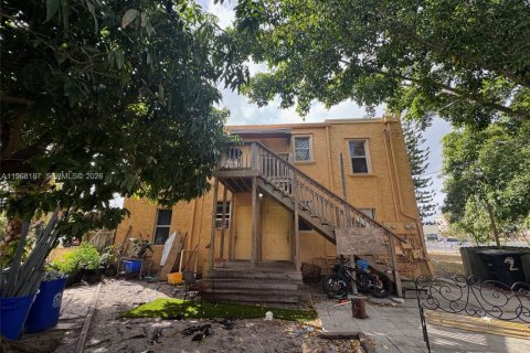 Commercial property in Lake Worth, Florida 276.48 sq.m. № 2031675 - photo 6