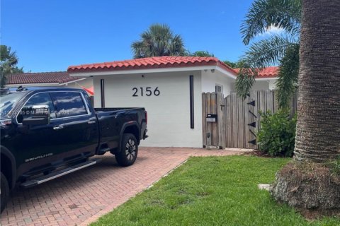 Купить виллу или дом в Уилтон-Мэнорс, Флорида 3 спальни, 150.87м2, № 1935239 - фото 1