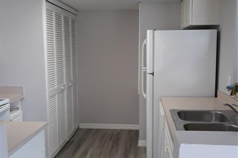 Townhouse in Davenport, Florida 3 bedrooms, 175.31 sq.m. № 2391001 - photo 5