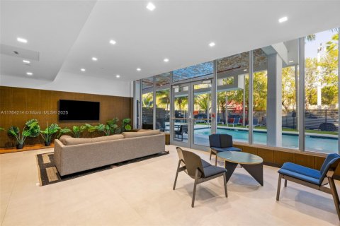 Condo in North Miami Beach, Florida, 2 bedrooms  № 1937793 - photo 8