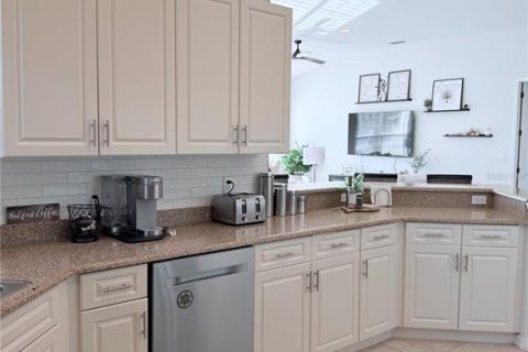 Condo in Venice, Florida, 3 bedrooms  № 2433630 - photo 12