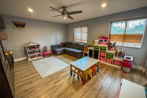 House in Weston, Florida 5 bedrooms, 287.25 sq.m. № 1930841 - photo 27