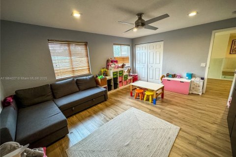 House in Weston, Florida 5 bedrooms, 287.25 sq.m. № 1930841 - photo 28