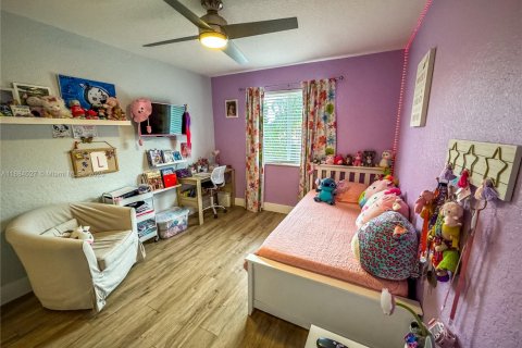 House in Weston, Florida 5 bedrooms, 287.25 sq.m. № 1930841 - photo 25