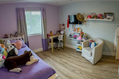 House in Weston, Florida 5 bedrooms, 287.25 sq.m. № 1930841 - photo 21