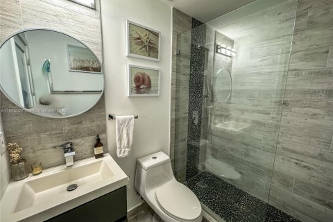 House in Weston, Florida 5 bedrooms, 287.25 sq.m. № 1930841 - photo 15