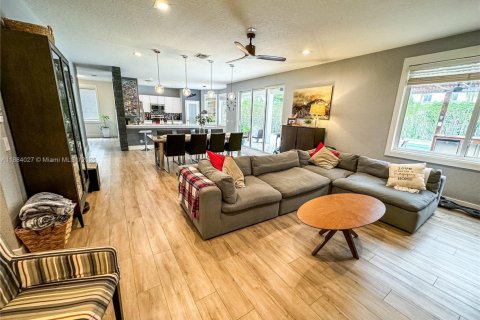 House in Weston, Florida 5 bedrooms, 287.25 sq.m. № 1930841 - photo 11