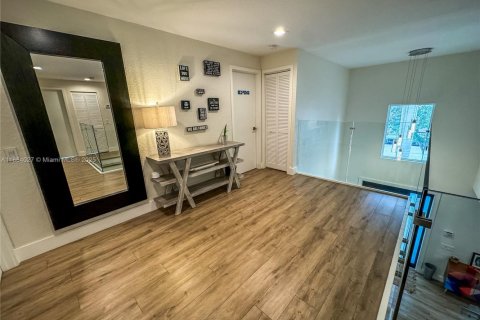 House in Weston, Florida 5 bedrooms, 287.25 sq.m. № 1930841 - photo 16