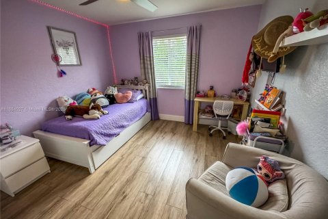 House in Weston, Florida 5 bedrooms, 287.25 sq.m. № 1930841 - photo 22