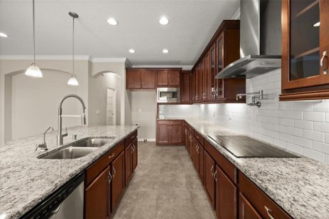 House in Lakeland, Florida 6 bedrooms, 506.69 sq.m. № 2167359 - photo 3