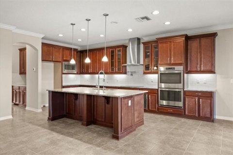 House in Lakeland, Florida 6 bedrooms, 506.69 sq.m. № 2167359 - photo 2