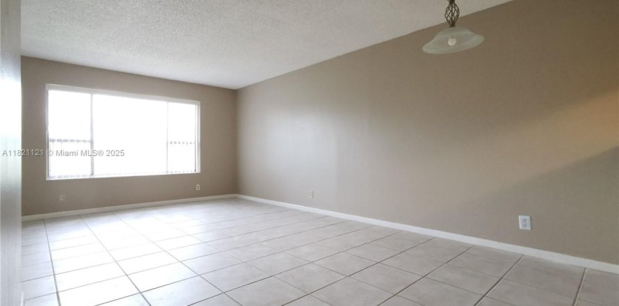 Condo à Coral Springs, Floride, 2 chambres № 1781911