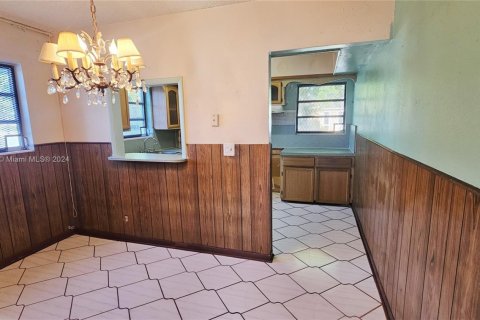 Купить виллу или дом в Холливуд, Флорида 5 спален, 144.37м2, № 1708739 - фото 14