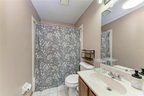 House in Sarasota, Florida 3 bedrooms, 119.01 sq.m. № 1543521 - photo 25