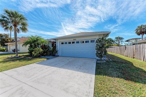 House in Sarasota, Florida 3 bedrooms, 119.01 sq.m. № 1543521 - photo 4