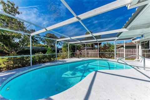 House in Sarasota, Florida 3 bedrooms, 119.01 sq.m. № 1543521 - photo 3