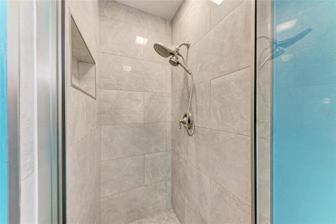 House in Sarasota, Florida 3 bedrooms, 119.01 sq.m. № 1543521 - photo 30