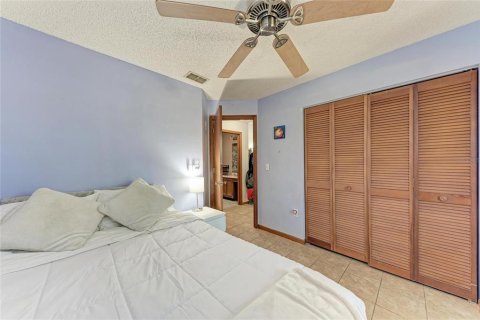 House in Sarasota, Florida 3 bedrooms, 119.01 sq.m. № 1543521 - photo 24