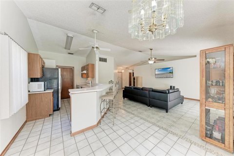 House in Sarasota, Florida 3 bedrooms, 119.01 sq.m. № 1543521 - photo 18