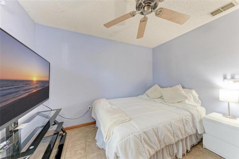 House in Sarasota, Florida 3 bedrooms, 119.01 sq.m. № 1543521 - photo 23