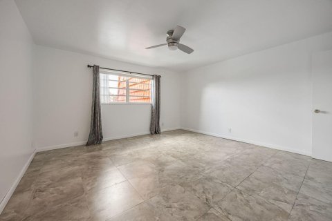 Copropriété à louer à Boca Raton, Floride: 1 chambre, 89.19 m2 № 2084792 - photo 10