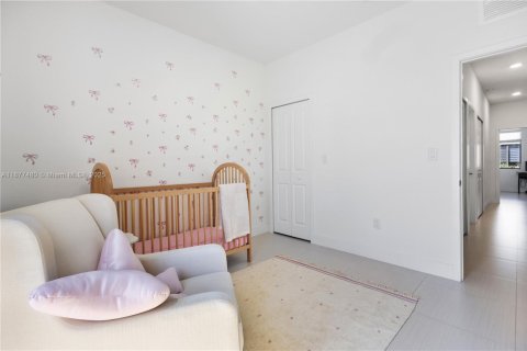 Townhouse in Miami, Florida 3 bedrooms, 164.99 sq.m. № 1925357 - photo 17