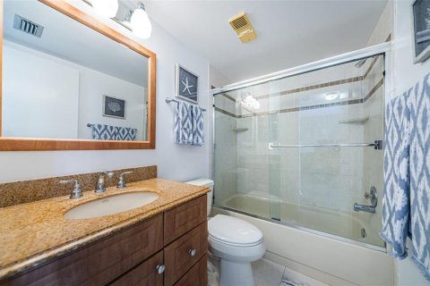 Condominio en alquiler en Saint Petersburg, Florida, 2 dormitorios, 82.68 m2 № 999579 - foto 14
