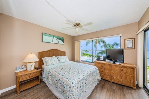 Condominio en alquiler en Saint Petersburg, Florida, 2 dormitorios, 82.68 m2 № 999579 - foto 12