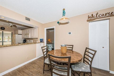 Condominio en alquiler en Saint Petersburg, Florida, 2 dormitorios, 82.68 m2 № 999579 - foto 10
