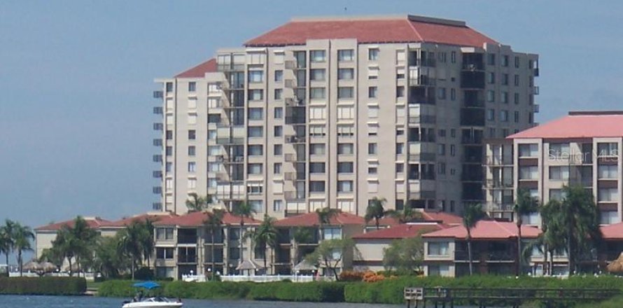 Condominio en Saint Petersburg, Florida, 2 dormitorios № 999579