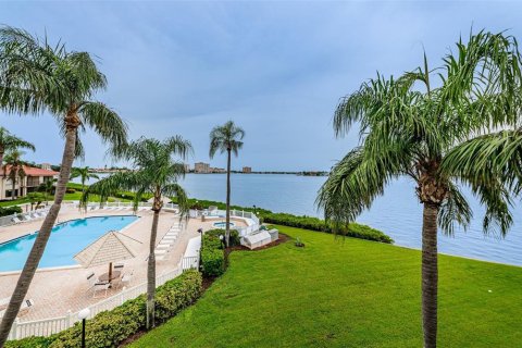 Condominio en alquiler en Saint Petersburg, Florida, 2 dormitorios, 82.68 m2 № 999579 - foto 22