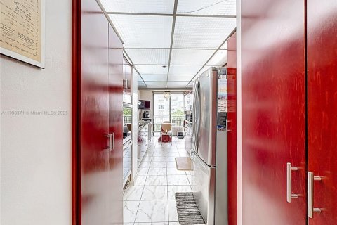 Купить кондоминиум в Санни-Айлс-Бич, Флорида 3 спальни, 210.61м2, № 1954590 - фото 9