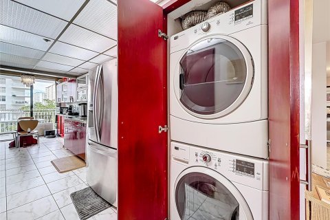 Купить кондоминиум в Санни-Айлс-Бич, Флорида 3 спальни, 210.61м2, № 1954590 - фото 7