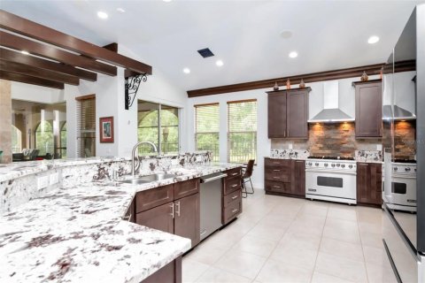 House in Tampa, Florida 5 bedrooms, 345.6 sq.m. № 1826658 - photo 24