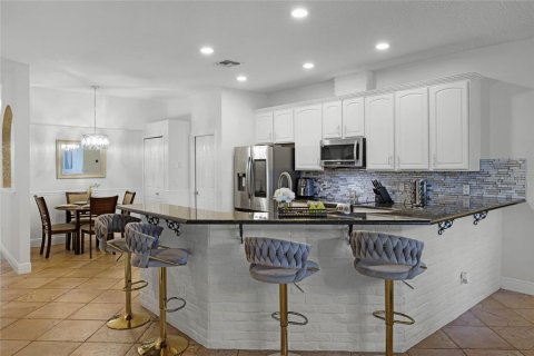 House in Winter Garden, Florida 5 bedrooms, 286.32 sq.m. № 1592811 - photo 6