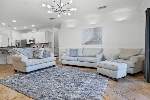 House in Winter Garden, Florida 5 bedrooms, 286.32 sq.m. № 1592811 - photo 11