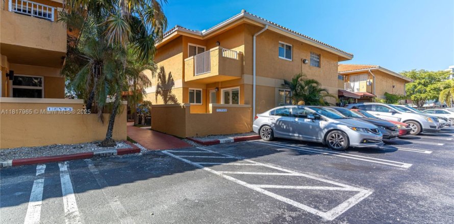Condominio en Miami, Florida, 2 dormitorios № 1774601