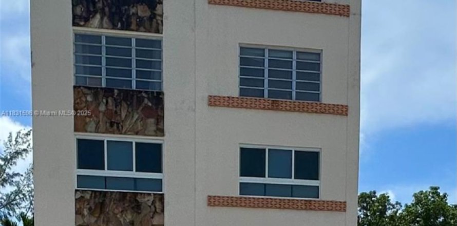 Condo in Bay Harbor Islands, Florida, 1 bedroom  № 2017375