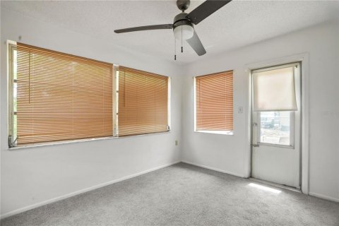 House in Port Richey, Florida 2 bedrooms, 81.2 sq.m. № 1773443 - photo 9