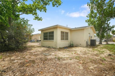 House in Port Richey, Florida 2 bedrooms, 81.2 sq.m. № 1773443 - photo 17