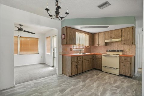 House in Port Richey, Florida 2 bedrooms, 81.2 sq.m. № 1773443 - photo 7