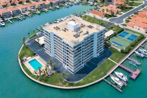 Condo in Clearwater, Florida, 2 bedrooms  № 2218875