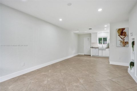Casa en alquiler en Fort Lauderdale, Florida, 2 dormitorios, 84.36 m2 № 1968086 - foto 5