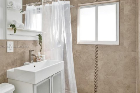 Casa en alquiler en Fort Lauderdale, Florida, 2 dormitorios, 84.36 m2 № 1968086 - foto 17