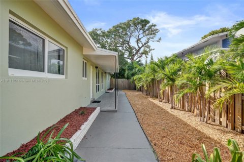 Casa en alquiler en Fort Lauderdale, Florida, 2 dormitorios, 84.36 m2 № 1968086 - foto 9