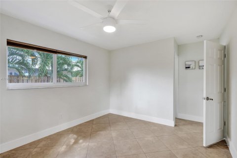 Casa en alquiler en Fort Lauderdale, Florida, 2 dormitorios, 84.36 m2 № 1968086 - foto 12